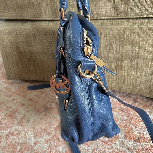 Michael Kors Bedford Large Bowling Satchel Navy Blue Supple Leather Gold Tone - Picture 3 of 11